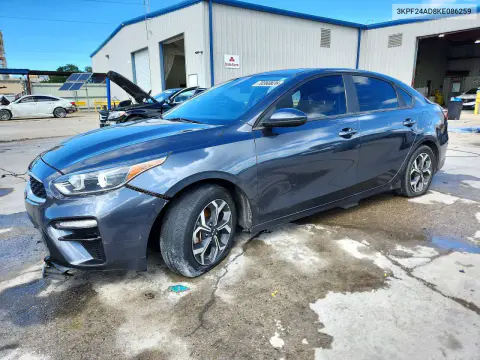 3KPF24AD8KE086259 — 2019 Kia Forte, Вандализм, фото до ремонта