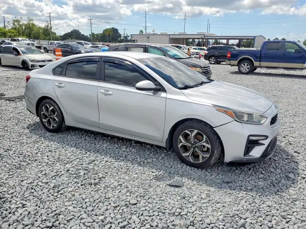 3KPF24AD4KE022204 — 2019 Kia Forte, фото 4 с аукциона Copart, Мелкие вмятины и царапины
