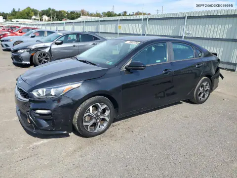 3KPF24AD3KE059695 — 2019 Kia Forte, Задняя часть, фото до ремонта