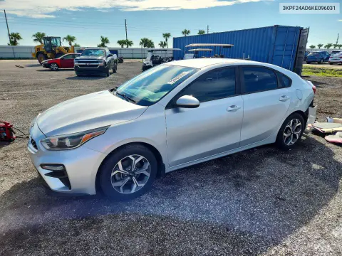 3KPF24AD6KE096031 — 2019 Kia Forte, Задняя часть, фото до ремонта