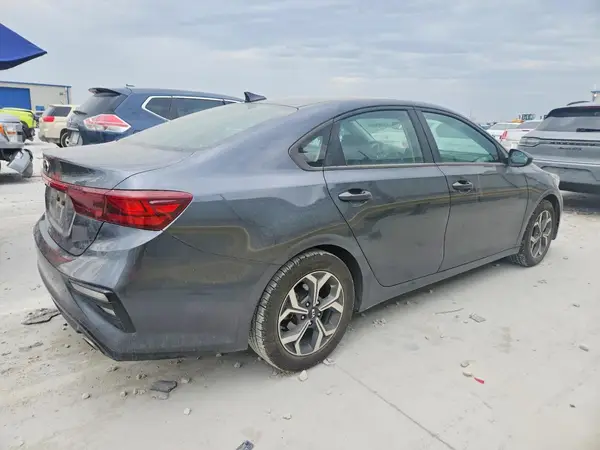 3KPF24AD6LE260430 — 2020 Kia Forte, фото 3 с аукциона Copart, Передняя часть
