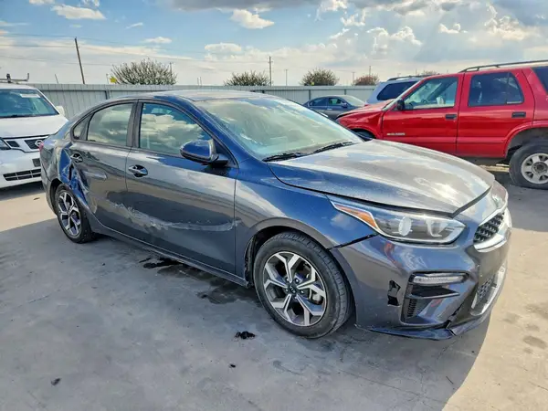 3KPF24AD8LE142394 — 2020 Kia Forte, фото 4 с аукциона Copart 08.10.2026, Передняя часть