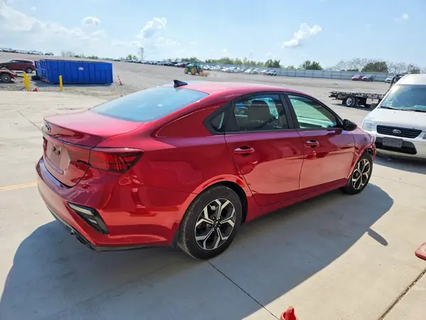 3KPF24AD4LE192788 — 2020 Kia Forte, фото 3 с аукциона Copart, Передняя часть