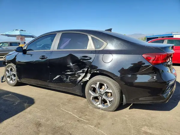3KPF24AD9LE249132 — 2020 Kia Forte, фото 2 с аукциона Copart, Боковая часть