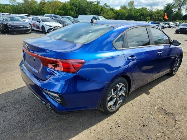 3KPF24ADXLE225244 — 2020 Kia Forte, фото 3 с аукциона Copart, Повреждения снизу