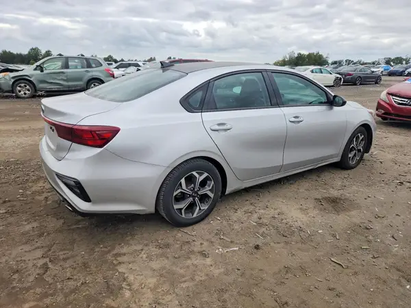 3KPF24AD9LE191278 — 2020 Kia Forte, фото 3 с аукциона Copart, Механические повреждения