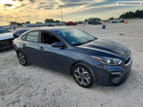 3KPF24AD9LE242603 — 2020 Kia Forte, фото 4 с аукциона Copart, Задняя часть