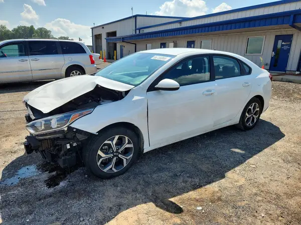 3KPF24AD8ME300881 — 2021 Kia Forte, Передняя часть (Front End), фото до ремонта