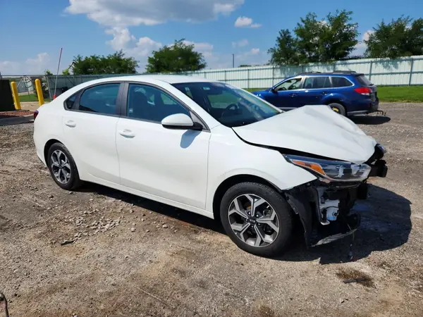 3KPF24AD8ME300881 — 2021 Kia Forte, фото 4 с аукциона Copart 29.09.2026, Передняя часть
