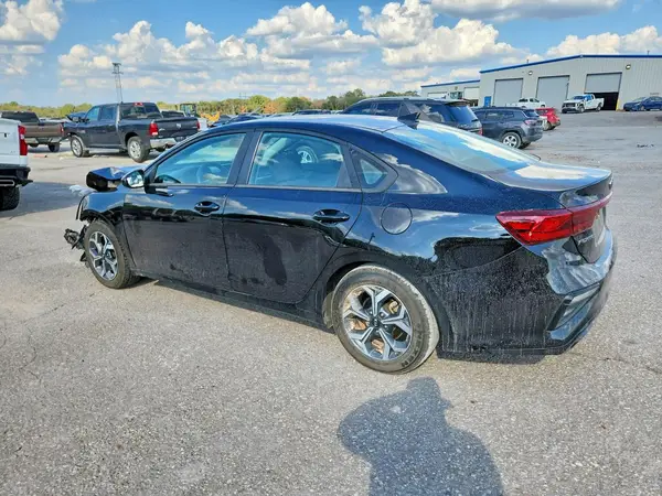 3KPF24AD7ME360179 — 2021 Kia Forte, фото 2 с аукциона Copart 01.10.2026, Передняя часть