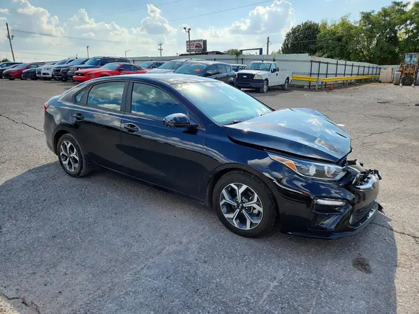 3KPF24AD7ME360179 — 2021 Kia Forte, фото 4 с аукциона Copart 01.10.2026, Передняя часть