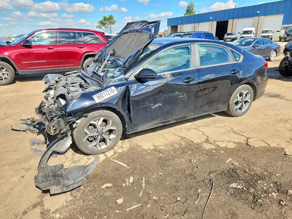 3KPF24AD2ME393316 — 2021 Kia Forte, Передняя часть (Front End), фото до ремонта