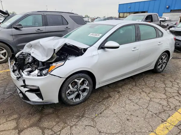 3KPF24AD1ME267738 — 2021 Kia Forte, Передняя часть (Front End), фото до ремонта