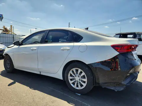 3KPF24AD6ME289542 — 2021 Kia Forte, фото 2 с аукциона Copart 30.09.2026, Передняя часть