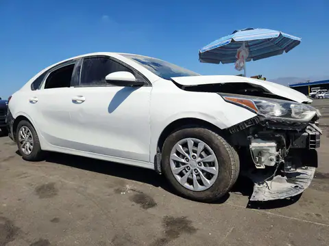 3KPF24AD6ME289542 — 2021 Kia Forte, фото 4 с аукциона Copart 30.09.2026, Передняя часть