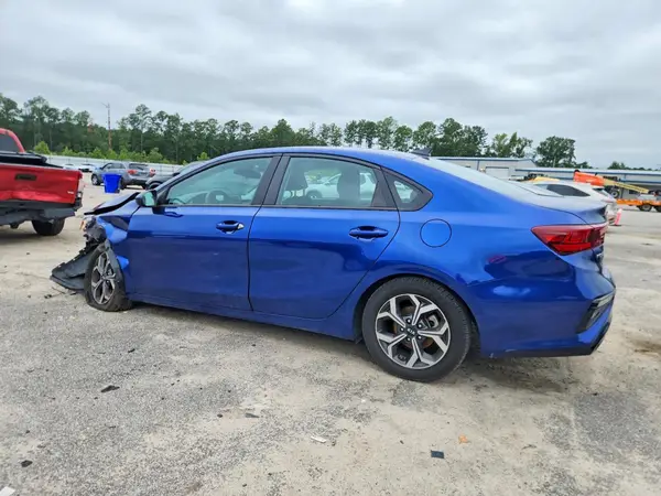 3KPF24AD1ME266606 — 2021 Kia Forte, фото 2 с аукциона Copart, Передняя часть