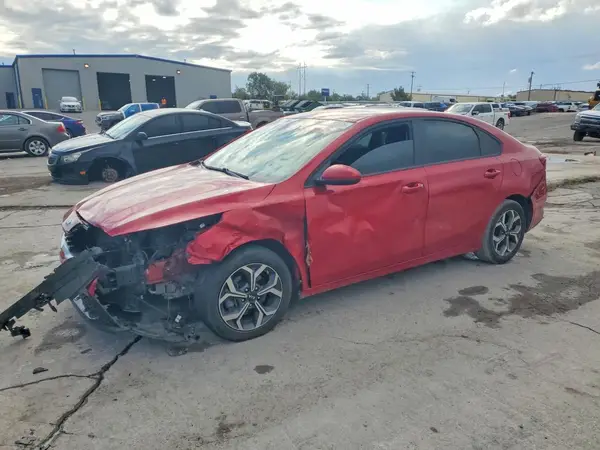 3KPF24AD7ME337811 — 2021 Kia Forte, Передняя часть (Front End), фото до ремонта