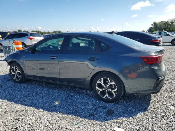 3KPF24AD5ME309327 — 2021 Kia Forte, фото 2 с аукциона Copart, Передняя часть