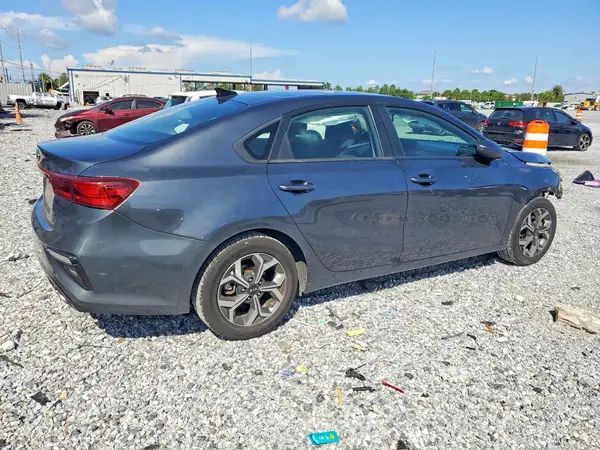 3KPF24AD5ME309327 — 2021 Kia Forte, фото 3 с аукциона Copart, Передняя часть