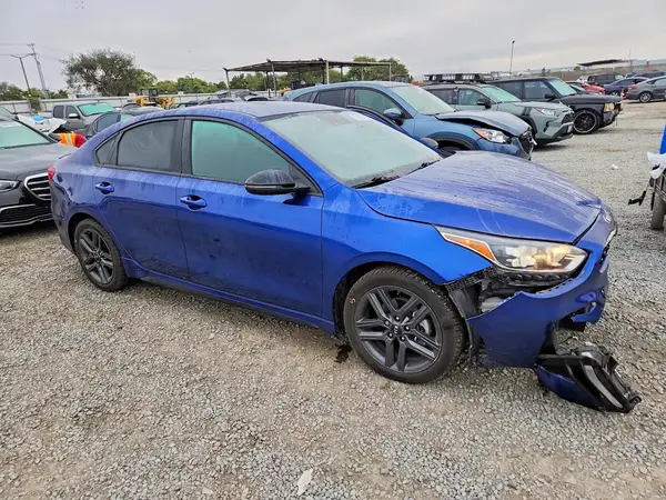 3KPF34AD3ME271836 — 2021 Kia Forte, фото 4 с аукциона Copart, Передняя часть