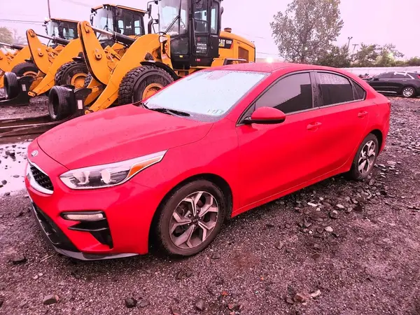 3KPF24AD8ME284262 — 2021 Kia Forte, Передняя часть (Front End), фото до ремонта