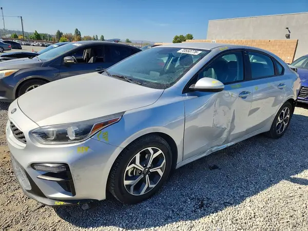 3KPF24AD2ME330300 — 2021 Kia Forte, Задняя часть (Rear End), фото до ремонта