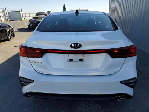 3KPF24AD3ME305115 — 2021 Kia Forte, фото 6 с аукциона Copart, Сторона