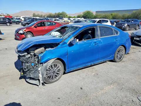 3KPF54AD4NE432030 — 2022 Kia Forte, Передняя часть (Front End), фото до ремонта