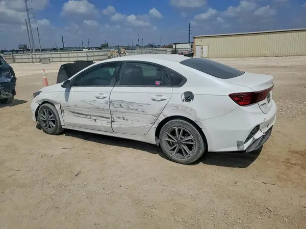 2022 KIA FORTE VIN 3KPF24AD9NE424157 фото 2