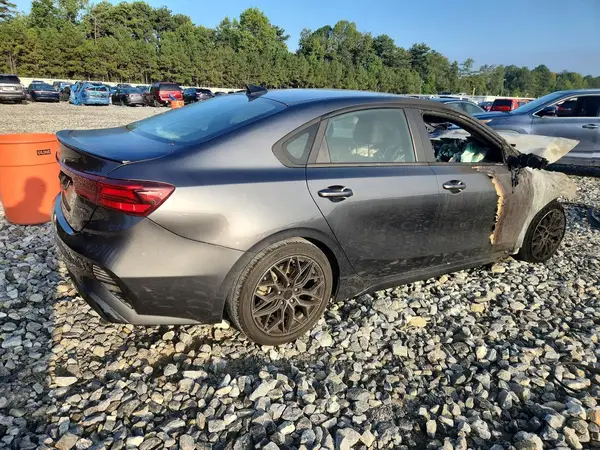 3KPF54AD2NE469030 — 2022 Kia Forte, фото 3 с аукциона Copart, Передняя часть
