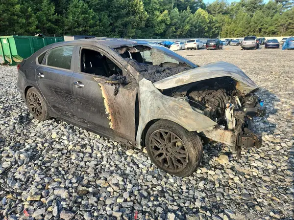 3KPF54AD2NE469030 — 2022 Kia Forte, фото 4 с аукциона Copart, Передняя часть