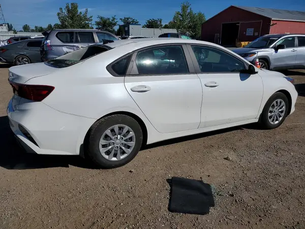 3KPF24AD7NE485359 — 2022 Kia Forte, фото 3 с аукциона Copart 29.09.2026, Передняя часть