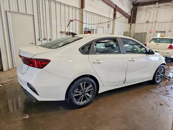 3KPF24AD0NE430882 — 2022 Kia Forte, фото 3 с аукциона Copart 30.09.2026, Передняя часть