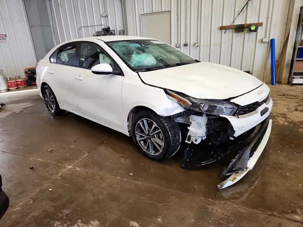 3KPF24AD0NE430882 — 2022 Kia Forte, фото 4 с аукциона Copart 30.09.2026, Передняя часть