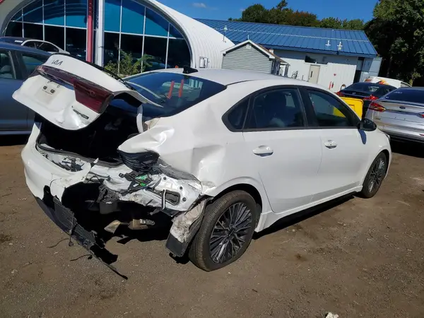 3KPF54ADXNE481281 — 2022 Kia Forte, фото 3 с аукциона Copart, Задняя часть