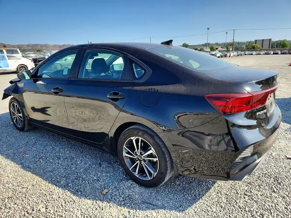 3KPF24AD9NE499294 — 2022 Kia Forte, фото 2 с аукциона Copart, Передняя часть