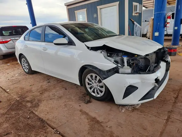 3KPF24ADXNE430212 — 2022 Kia Forte, фото 4 с аукциона Copart, Передняя часть