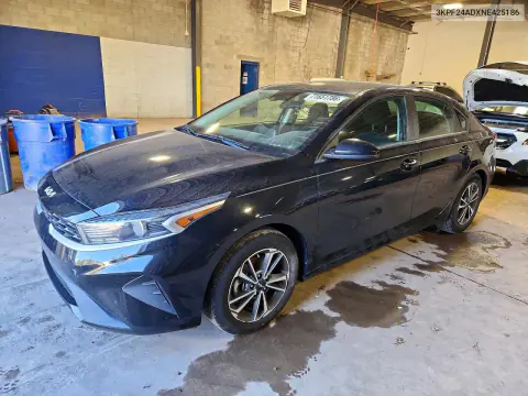 2022 Kia Forte Lxs VIN 3KPF24ADXNE425186 фото 1