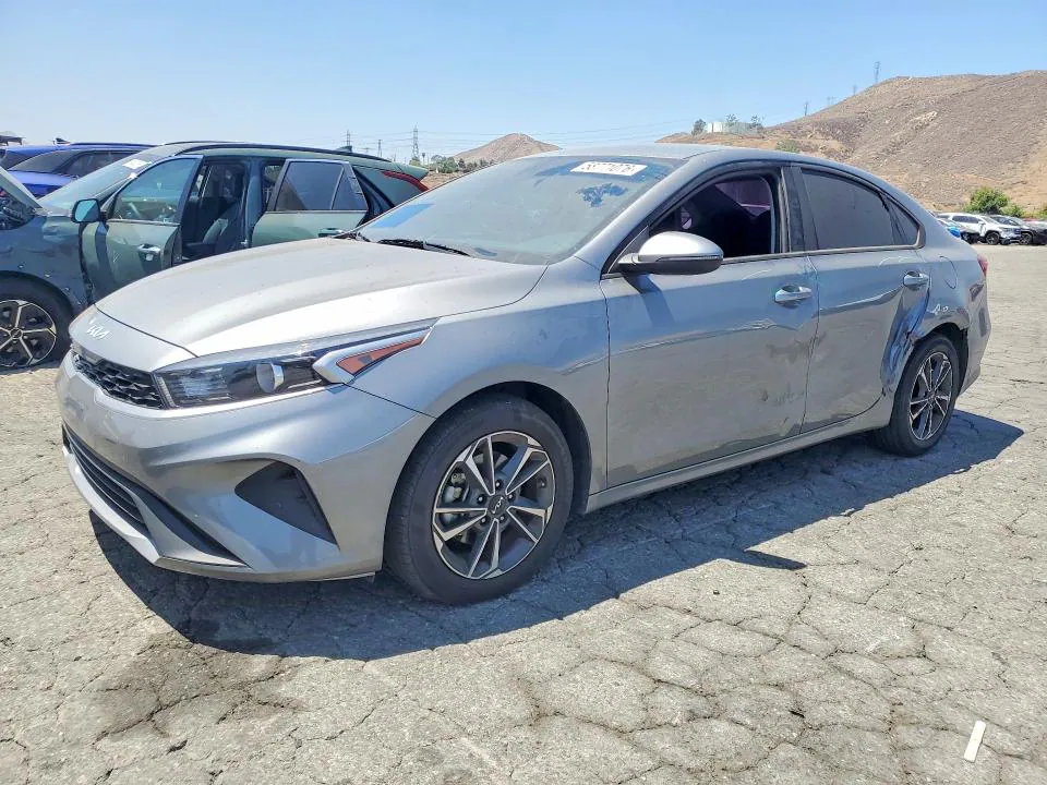2023 KIA Forte VIN 3KPF24AD0PE666256 фото 1