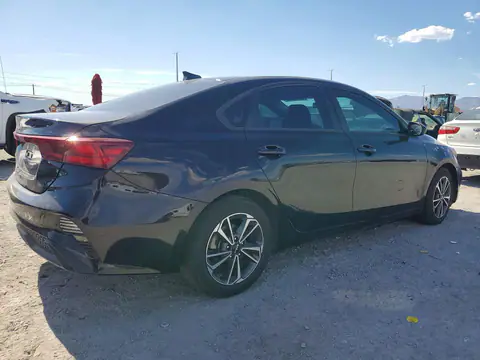 3KPF24AD4PE567276 — 2023 Kia Forte, фото 3 с аукциона Copart 13.10.2026, Боковая часть