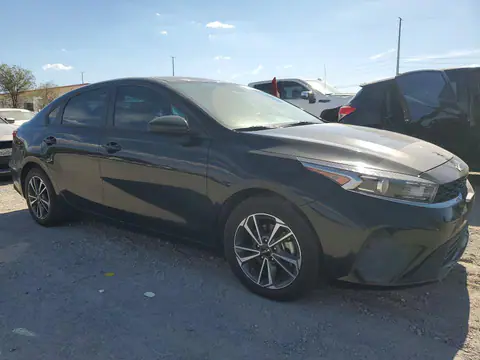 3KPF24AD4PE567276 — 2023 Kia Forte, фото 4 с аукциона Copart 13.10.2026, Боковая часть