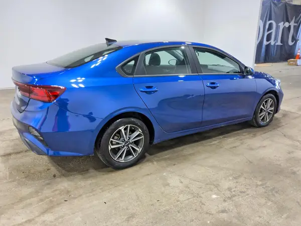 3KPF24AD5PE579677 — 2023 Kia Forte, фото 3 с аукциона Copart 06.10.2026, Мелкие вмятины и царапины