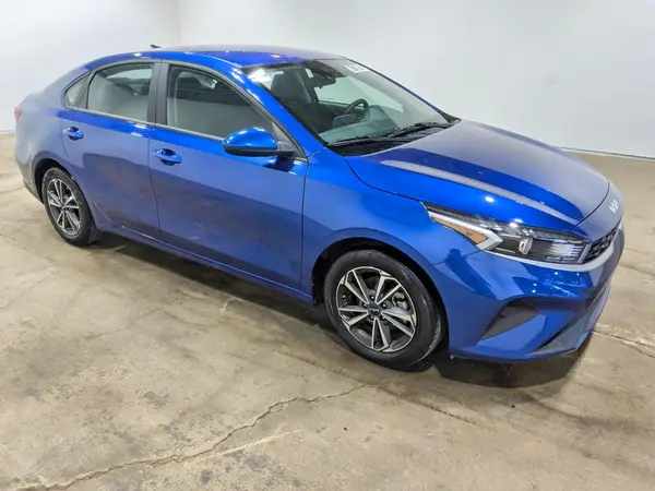 3KPF24AD5PE579677 — 2023 Kia Forte, фото 4 с аукциона Copart 06.10.2026, Мелкие вмятины и царапины