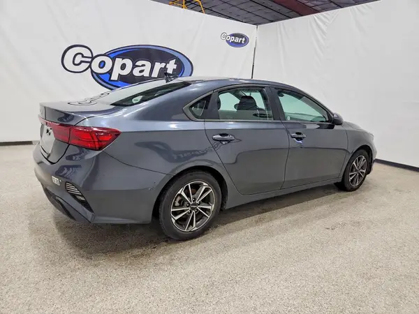 3KPF24AD9PE525623 — 2023 Kia Forte, фото 3 с аукциона Copart 05.10.2026, Подтопление