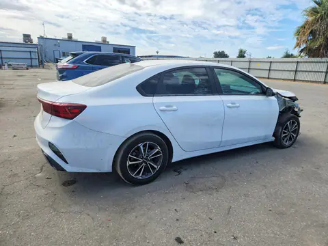 2023 KIA Forte VIN 3KPF24ADXPE563054 фото 3