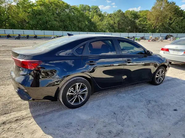 3KPF24AD4PE609977 — 2023 Kia Forte, фото 3 с аукциона Copart, Подтопление