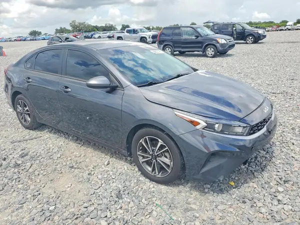 3KPF24AD2PE601084 — 2023 Kia Forte, фото 4 с аукциона Copart, Передняя часть