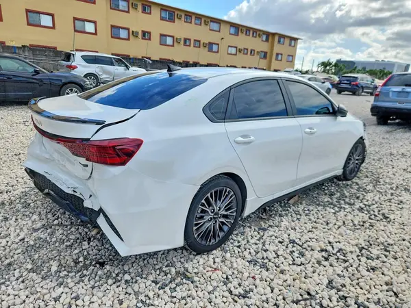 3KPF54AD6PE667709 — 2023 Kia Forte, фото 3 с аукциона Copart, Задняя часть