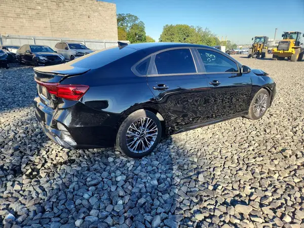 3KPF54AD5PE637343 — 2023 Kia Forte, фото 3 с аукциона Copart 12.10.2026, Передняя часть