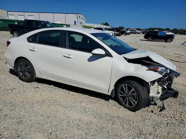 3KPF24ADXPE661257 — 2023 Kia Forte, фото 4 с аукциона Copart, Передняя часть